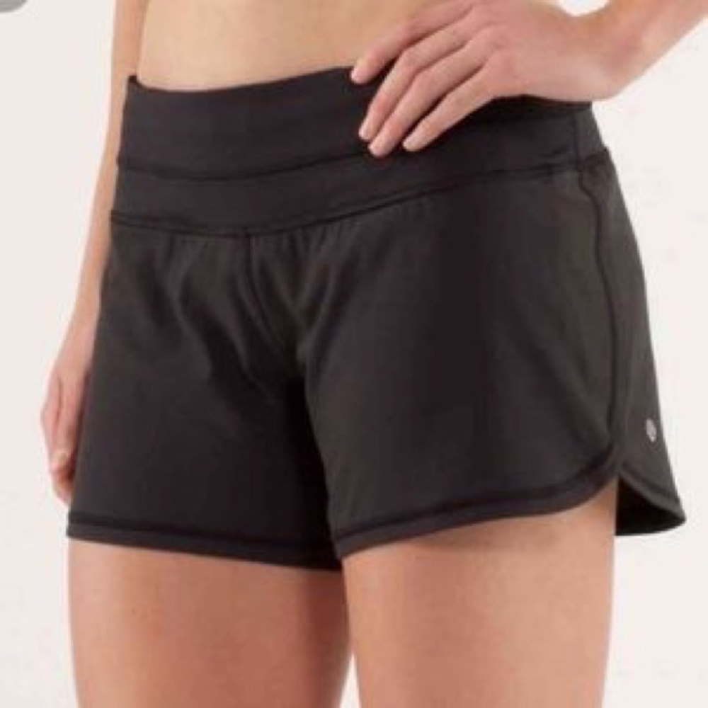 Black Lululemon groovy run shorts